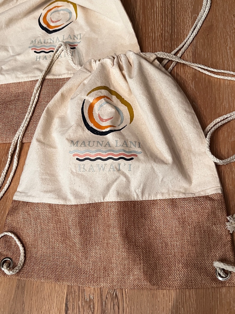 🧡🌊NWT HAWAII MAUNA LANI  CREAM & BROWN CANVAS DRAWSTRING TOTE🌊🧡